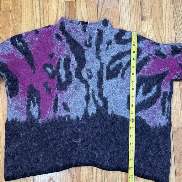 (NUDE) Wool Mohair Abstract Patterned Turtleneck Sweater - Picture 8 of 8